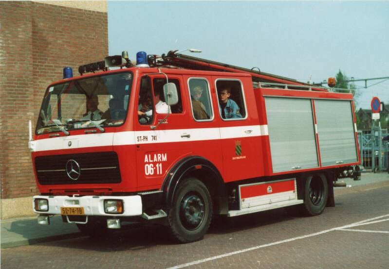 Kenteken: 52-74-TB Roepnummer: RD65 > 741 > 4131 Type voertuig: TS11 HD250 T800 Merk &amp; Type: Mercedes Benz 1017F36 Opbouw: den Hartog-Ziegler Bouwjaar: 1976 In dienst: 1976 Uit dienst: 2001