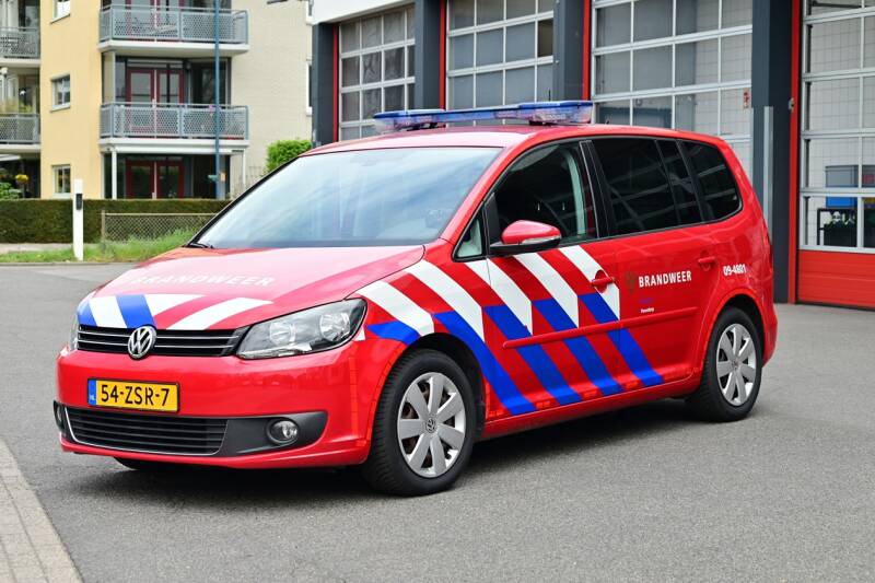 Kenteken: 54-ZSR-7 Roepnummer: 09-4801 Type voertuig: DA Merk &amp; Type: Volkswagen Touran 1,6TDi Opbouw: Bouwjaar: 2013 In dienst: 2024 Uit dienst: Standplaats: Utrecht - Voordorp