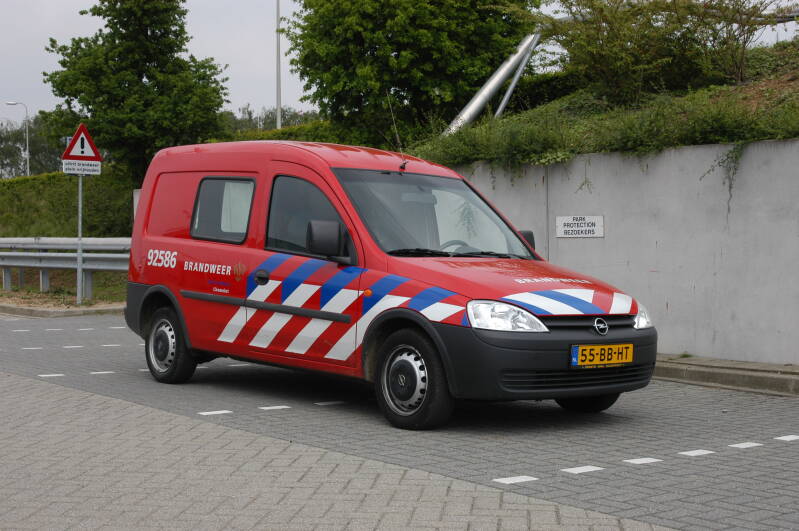 Kenteken: 55-BB-HT Roepnummer: B22 > 92-586 Type voertuig: PM2 Merk &amp; Type: Opel Combo 1.7DTL Van Opbouw: Bouwjaar: 2002 In dienst: 2002 Uit dienst: Standplaats: Geleen