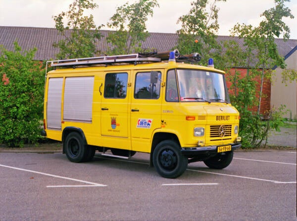 Kenteken: 56-FB-68 Roepnummer: 5632 Type voertuig: TS8 LD2000 HD230 T800 Merk &amp; Type: Mercedes Benz LF608D29 Opbouw: den Hartog-Ziegler Bouwjaar: 1979 In dienst: 1979 Uit dienst: 200.