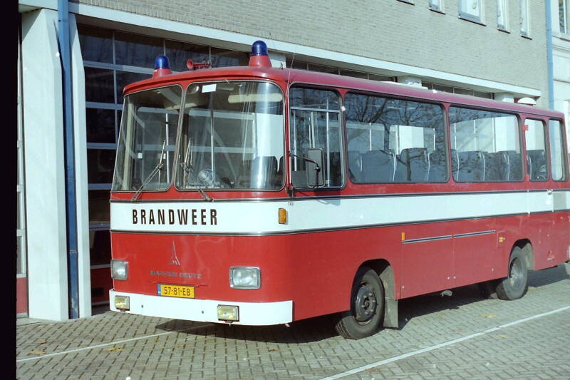 Kenteken: 57-81-EB Roepnummer: 762 Type voertuig: DB30 Merk &amp; Type: Magirus Deutz 120R80 Opbouw: Bouwjaar: 1975 In dienst: 1988 Uit dienst: 2005.Opmerkingen: Overgenomen van Inspectie van het Brandweerwezen (RBA), revisie in 1990.Particulier bezit (camper