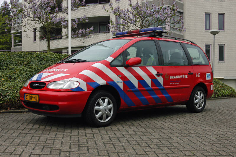 Kenteken: 57-DP-NLRoepnummer: 697 > 22-4391  Type voertuig: VC-3 Merk &amp; Type: Ford Galaxy 2,3 Opbouw: Gemco Bouwjaar: 1999 In dienst: 1999 Uit dienst: 2012