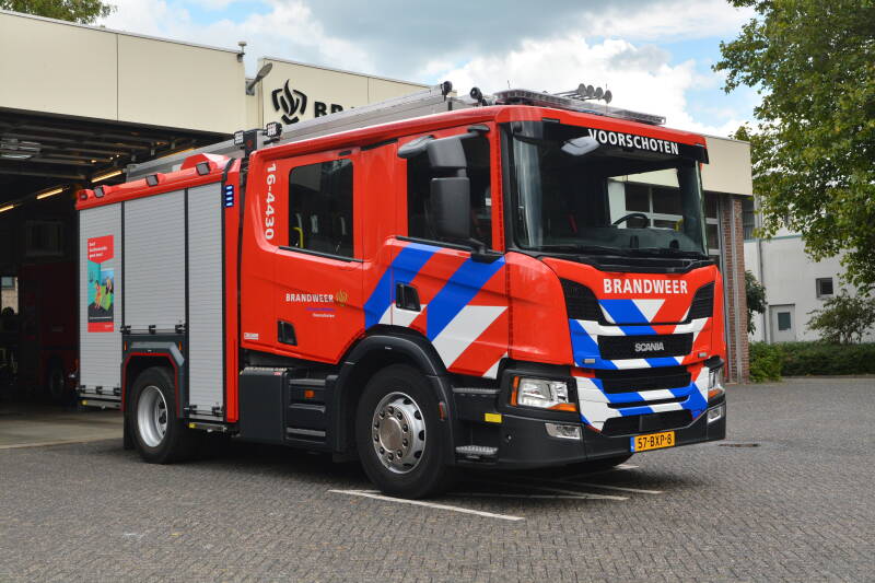 Kenteken: 57-BXP-8 Roepnummer: 16-4430 Type voertuig: TS7 LD3000 HD400 T2000 Merk &amp; Type: Scania P320B4x2NZ31L Opbouw: Kenbri-Rosenbauer Bouwjaar: 2024 In dienst: 2024 Uit dienst: