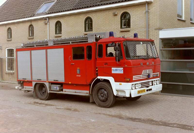 Kenteken: 58-VB-90 Roepnummer: 19-743 Type voertuig: TS9 LD2700 HD250 T2500/200 Merk &amp; Type: DAF FF1600DT360 Opbouw: den Hartog-Ziegler Bouwjaar: 1980 In dienst: 1980 Uit dienst: 2007. Geëxporteerd naar: Roemenië (Parajd). 