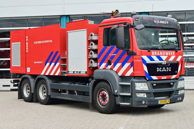 Kenteken: 58-BBZ-4 Roepnummer: 25-8062 Type voertuig: SB2 LD4500 T7000/3000 Merk &amp; Type: MAN 26.360BL(6x4)[TGS] Opbouw: Gemco Bouwjaar: 2013 In dienst: 2013 Uit dienst: Standplaats: Lelystad