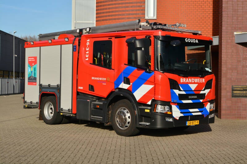 Kenteken: 58-BTT-9 Roepnummer: 16-3131 Type voertuig: TS7 LD3000 HD400 T2000 Merk &amp; Type: Scania P320B4x2NZ31L Opbouw: Kenbri-Rosenbauer Bouwjaar: 2022 In dienst: 2023 Uit dienst: