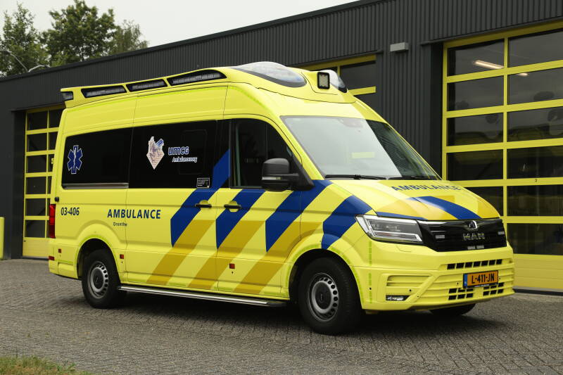 Kenteken: L-411-JN Roepnummer: 03-406 Foto: Ramon Versteeg