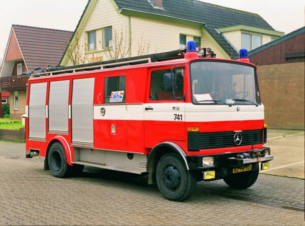 Kenteken: 62-FB-50 Roepnummer: 741 Type voertuig: TS9 LD3000 HD250 T1600 Merk &amp; Type: Mercedes Benz LP913-36 Opbouw: Doeschot-Rosenbauer Bouwjaar: 1978 In dienst: 1978 Uit dienst: 1997
