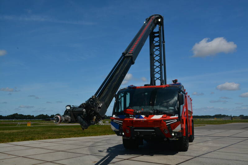 Kenteken: Roepnummer: 63 / 17-8963 Type voertuig: CT4 LD9000 T10000/1200 P250 Merk &amp; Type: Rosenbauer [New Panther] 6x6 Opbouw: Rosenbauer Bouwjaar: 2020 In dienst: 2020 Uit dienst: