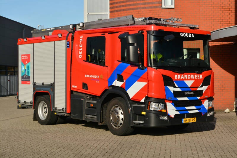 Kenteken: 64-BTK-7 Roepnummer: 16-3130 Type voertuig: TS7 LD3000 HD400 T2000 Merk &amp; Type: Scania P320B4x2NZ31L Opbouw: Kenbri-Rosenbauer Bouwjaar: 2022 In dienst: 2022 Uit dienst: