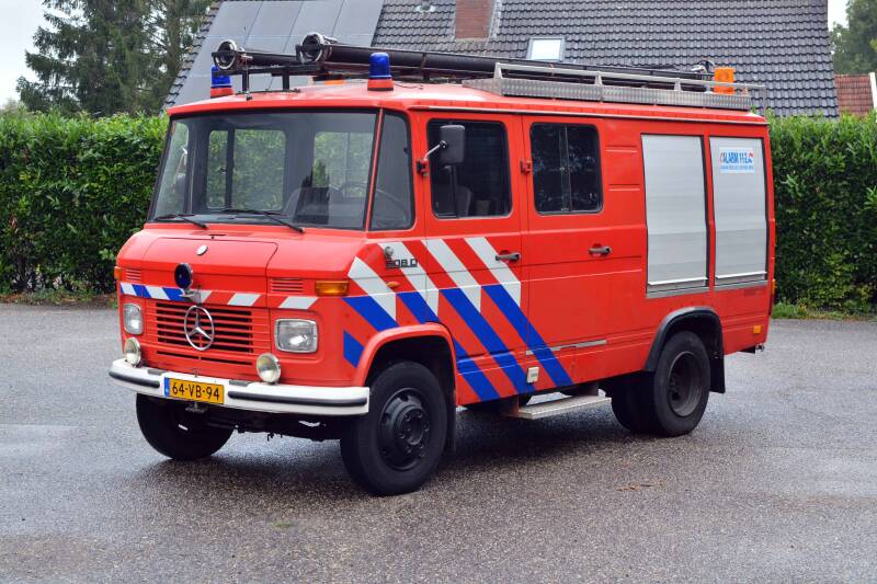 Kenteken: 64-VB-94 Roepnummer: Type voertuig: TS. LD2000 HD230 T800 Merk &amp; Type: Mercedes Benz LF608D29 Opbouw: Doeschot-Rosenbauer Bouwjaar: 1980 In dienst: 1980 Uit dienst:. Nu in bezit van HBVV Hoogezand-Sappemeer