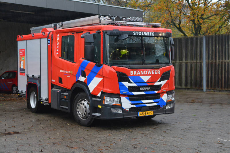 Kenteken: 65-BXD-7 Roepnummer: 16-3231 Type voertuig: TS7 LD3000 HD400 T2000 Merk &amp; Type: Scania P320B4x2NZ31L Opbouw: Kenbri-Rosenbauer Bouwjaar: 2023 In dienst: 2023 Uit dienst: