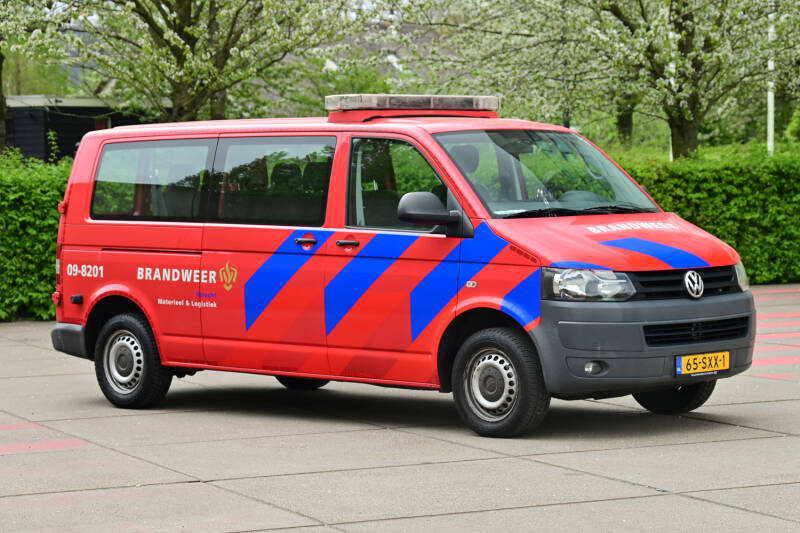 Kenteken: 65-SXX-1 Roepnummer: 09-8201? Type voertuig: DB Merk &amp; Type: Volkswagen Transporter T5-Kombi 2,0TDi Opbouw: Bouwjaar: 2012 In dienst: 2024 Uit dienst: Standplaats: Regionaal inzetbaar. Standplaats: Leidsche Rijn