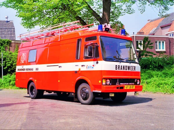Kenteken: 67-JB-87 Roepnummer: 900 Type voertuig: VC-2 Merk &amp; Type: Magirus Deutz 90D6.5FV Opbouw: Brandweer Bouwjaar: 1979 In dienst: 1979 Uit dienst: 1988. Regionaal voertuig. Ombouw naar WO 