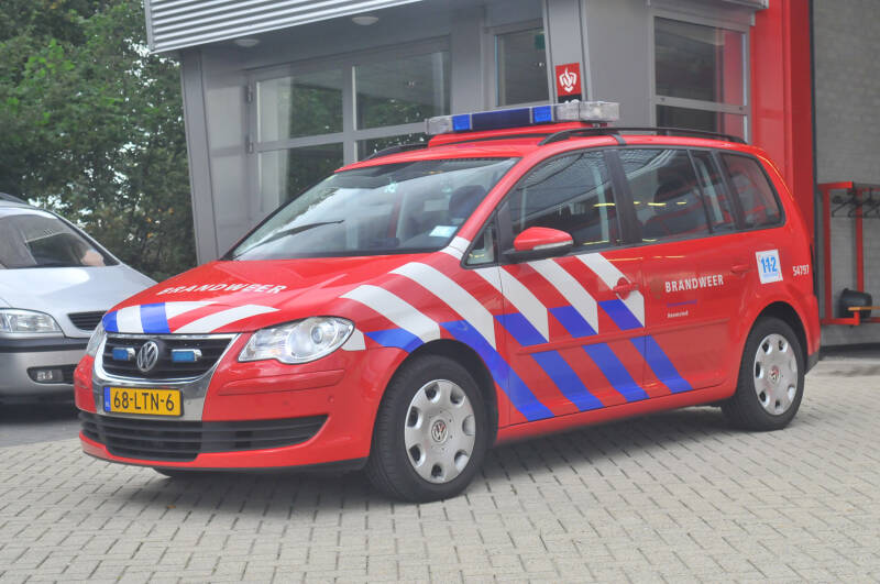 Kenteken: 68-LTN-6 Roepnummer: 54-797 > 12-35010 Type voertuig: DA-BD Merk &amp; Type: Volkswagen Touran 1.9TDi Opbouw: Bouwjaar: 2010 In dienst: 2010 Uit dienst: 2020.  Samengebruik met Bennebroek.