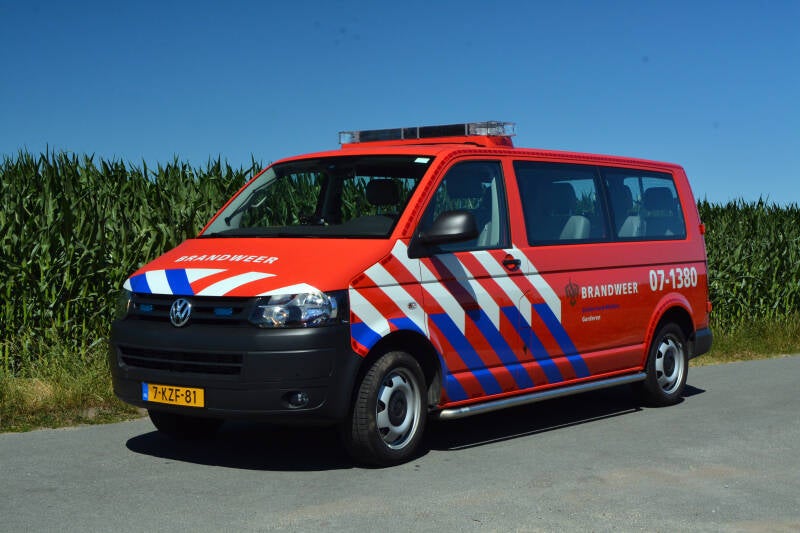 Kenteken: 7-KZF-81 Roepnummer: 07-1301 [07-1380] Type voertuig: DB [FRB] Merk &amp; Type: Volkswagen Trandporter T5-Kombi 2,0TDi Opbouw: DRV Bouwjaar: 2013 In dienst: 2013 Uit dienst: