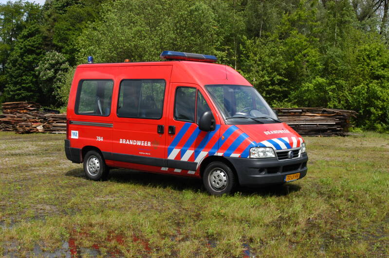 Kenteken: 70-LF-RR Roepnummer: 784 Type voertuig: DB9 Merk &amp; Type: Fiat Ducato 2,3JTD-Panorama Gran Volume Opbouw: Bouwjaar: 2002 In dienst: 2002 Uit dienst: 2007.  Opmerkingen: Afgevoerd na stormschade.