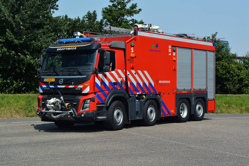 Kenteken: 72-BGF-1 Roepnummer: SB1 Type voertuig: SPB2 LD10000 T-/5000 P250 Merk &amp; Type: Volvo FMX400(8x4) Opbouw: Ziegler Brandweertechniek Bouwjaar: 2015 In dienst: 2015 Uit dienst: Standplaats: Vlissingen-Oost