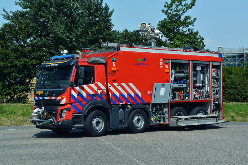 Kenteken: 72-BGF-1 Roepnummer: SB1 Type voertuig: SPB2 LD10000 T-/5000 P250 Merk &amp; Type: Volvo FMX400(8x4) Opbouw: Ziegler Brandweertechniek Bouwjaar: 2015 In dienst: 2015 Uit dienst: Standplaats: Vlissingen-Oost