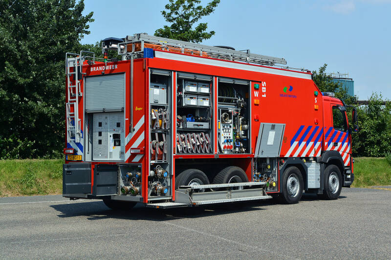 Kenteken: 72-BGF-1 Roepnummer: SB1 Type voertuig: SPB2 LD10000 T-/5000 P250 Merk &amp; Type: Volvo FMX400(8x4) Opbouw: Ziegler Brandweertechniek Bouwjaar: 2015 In dienst: 2015 Uit dienst: Standplaats: Vlissingen-Oost