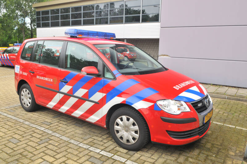 Kenteken: 73-GZJ-7 Roepnummer: 15-9302 Type voertuig: DA Merk &amp; Type: Volkswagen Touran 1,9TDi Opbouw: Bouwjaar: 2008 In dienst: 2008 Uit dienst: 2017 Standplaats: Regionaal inzetbaar