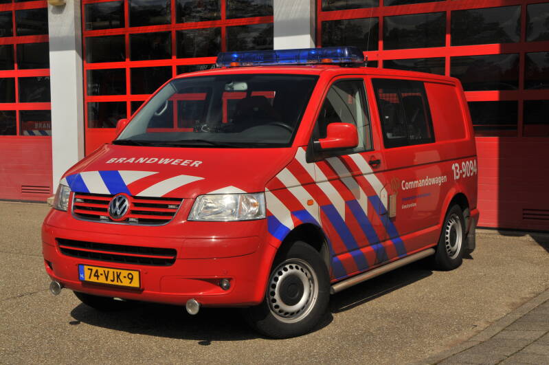 Kenteken: 74-VJK-9 Roepnummer: (545) 59-591 > 13-9094 Type voertuig: DA-OVD Merk &amp; Type: Volkswagen Transporter T5-2,5TDi Opbouw: Bouwjaar: 2007 In dienst: 2007 Uit dienst: 2014.  Verkocht aan brandweer Zaanstad