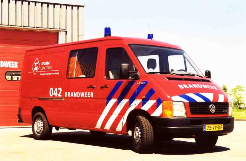 Roepnummer: 042 Kenteken: 75-VV-DP Type voertuig: GM5 Merk &amp; Type: Volkswagen LT35 SDi Opbouw: Eigen bouw Bouwjaar: 2001 In dienst: 2001 Uit dienst: 2006 Standplaats: Amsterda