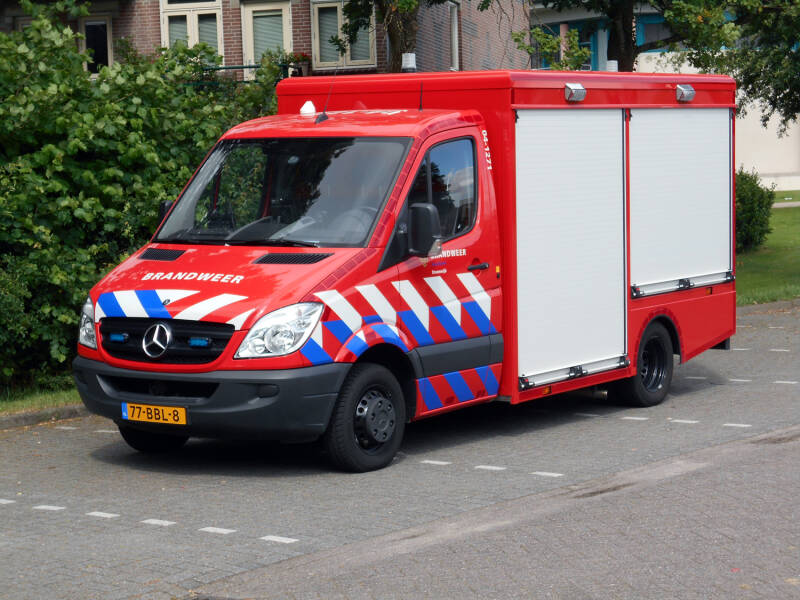 Kenteken: 77-BBL-8 Roepnummer: 04-1271 Type voertuig: HV-2 Merk &amp; Type: Mercedes Benz 516 BleuTEC[Sprinter] Opbouw: DRV Bouwjaar: 2013 In dienst: 2013 Uit dienst: