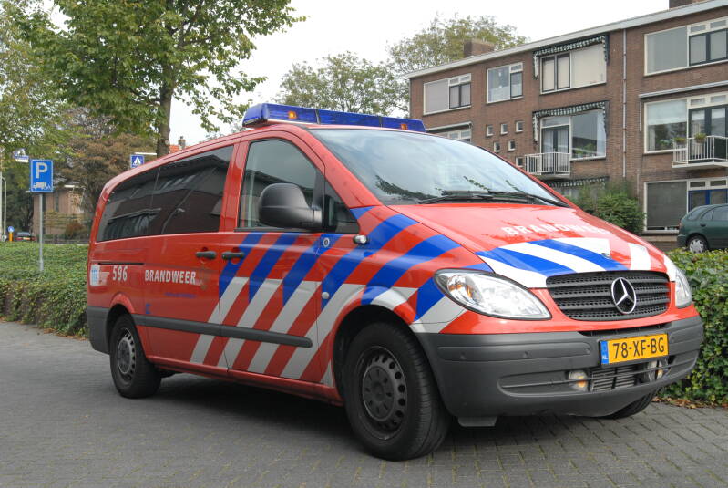 Kenteken: 78-XF-BG Roepnummer: 596 > 16-9198 Type voertuig: DA-HOD Merk &amp; Type: Mercedes Benz 115CDi[Vito] Opbouw: Bouwjaar: 2007 In dienst: 2007 Uit dienst: 2013. Opmerkingen: Regionaal voertuig tbv regionale HOD.
