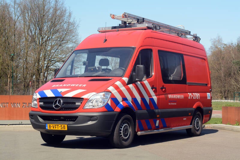 Kenteken: 8-VFT-58 Roepnummer: 80-810 > 21-2781 Type voertuig: PM7 Merk &amp; Type: Mercedes Benz 316CDi35[Sprinter] Opbouw: Mucar Bouwjaar: 2010 In dienst: 2010 Uit dienst: 2017. Naar brandweer Oss, korps Lith