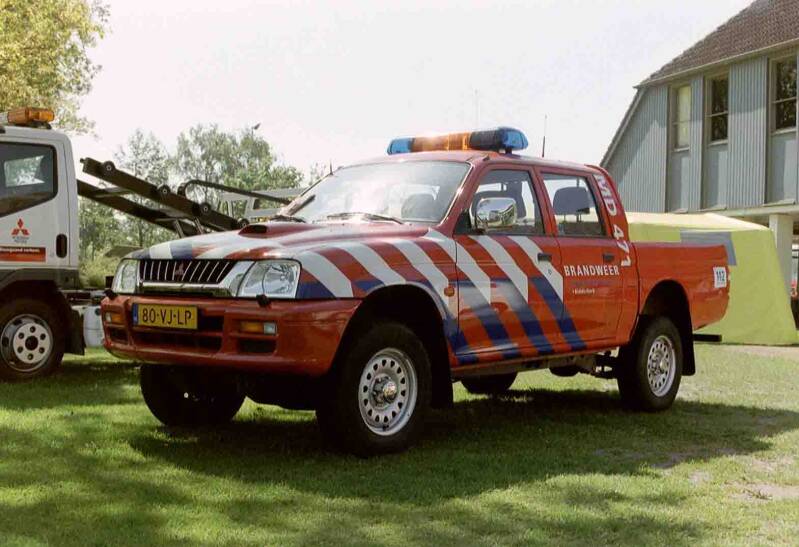 Kenteken: 80-VJ-LP Roepnummer: MD47-1 > PM47-1 Type voertuig: PMT5 Merk &amp; Type: Mitsubishi L200-PickUp(4WD) Opbouw: Bouwjaar: 1999 In dienst: 1999 Uit dienst: 2015
