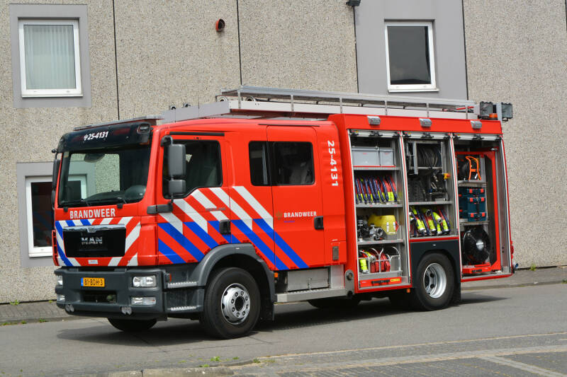 Kenteken: 81-BDH-3 Roepnummer: 25-4131 Type voertuig: TS7 LD3000 HD250 T1500 Merk &amp; Type: MAN 15.250BL[TGM] Opbouw: DRV-Jöhstadt Bouwjaar: 2013 In dienst: 2013 Uit dienst: 2019 Standplaats: Almere - Poort. Naar Emmeloord.