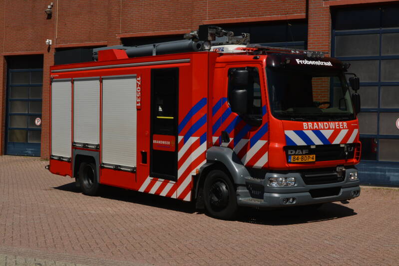 Kenteken: 84-BDP-4 Roepnummer: CT22-1 > 17-0531 Type voertuig: TS7/HV LD3250 HD250 T2000/200 Merk &amp; Type: DAF FF.CF55.280 Opbouw: Gemco-Godiva Bouwjaar: 2014 In dienst: 2014 Uit dienst: Standplaats: Rotterdam-Frobenstraat.  v/m district Noord > cluster Ze