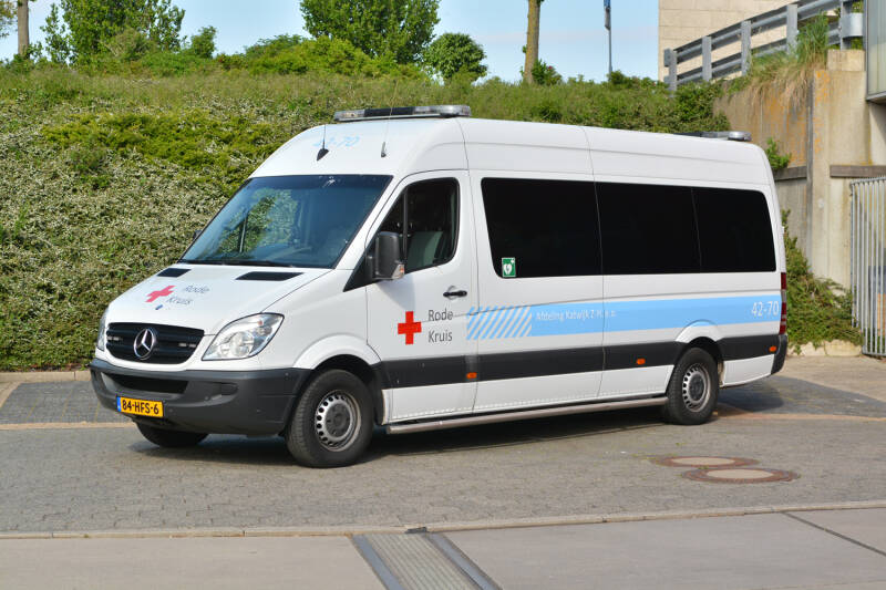 Kenteken: 84-HFS-6 Rode Kruis afdeling Katwijk