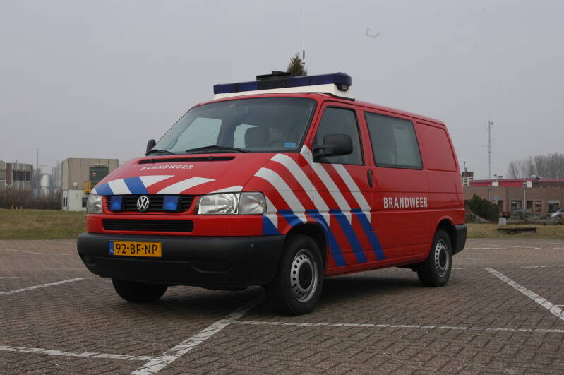 Kenteken: 92-BF-NP Roepnummer: W6 > 5671 Type voertuig: PM5 Merk &amp; Type: Volkswagen Transporter T4-PickUp Opbouw: Bouwjaar: 2002 In dienst: 2002 Uit dienst: Standplaats: Terneuzen