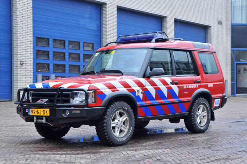 Kenteken: 92-NJ-DK Roepnummer: 39-792 > 07-3697 Type voertuig: DAT-OVD Merk &amp; Type: Landrover Discovery 2.5TD Opbouw: Bouwjaar: 2003 In dienst: 2003 Uit dienst: 2017