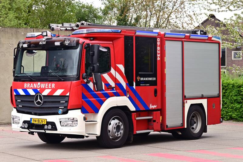 Kenteken: 94-BLN-1 Roepnummer: 09-8234 Type voertuig: TS6V LD3200 T1000 Merk &amp; Type: Mercedes Benz 1527F31[Atego] Opbouw: Ziegler Brandweertechniek Bouwjaar: 2018 In dienst: 2020 Uit dienst: 2026 Standplaats: Regionaal inzetbaar. 