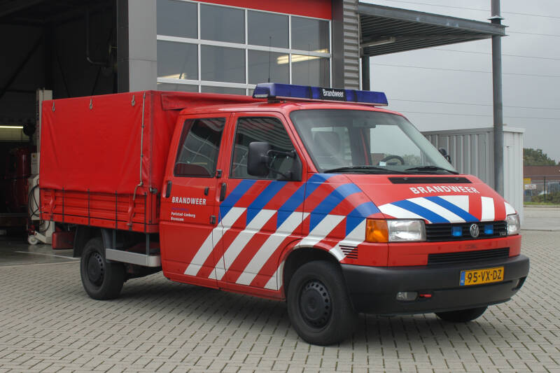 Kenteken: 95-VX-DZ Roepnummer: 0889 Type voertuig: GM6 Merk &amp; Type: Volkswagen Transporter T4-PickUp Opbouw: Bouwjaar: 2001 In dienst: 2007 Uit dienst: 2013