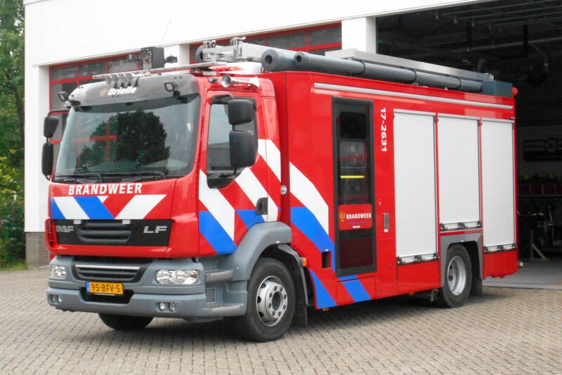 Kenteken: 95-BFV-5 Roepnummer: TS63-1 > 17-2631 Type voertuig: TS7V LD3250 HD250 T2000/200 Merk &amp; Type: DAF FF.LF55.280 Opbouw: Kronenburg-Godiva Bouwjaar: 2014 In dienst: 2014 Uit dienst: