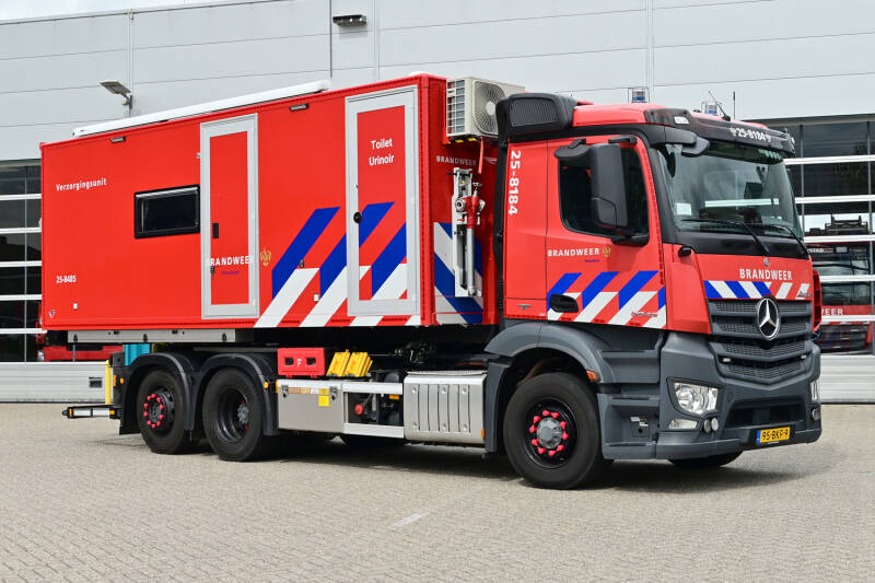 Kenteken: 95-BKF-9 Roepnummer: 25-8184 Type voertuig: HA Merk &amp; Type: Mercedes Benz 2842LENA565(6x4)[Antos] Opbouw: Multilift Bouwjaar: 2017 In dienst: 2017 Uit dienst: Standplaats: Lelystad.