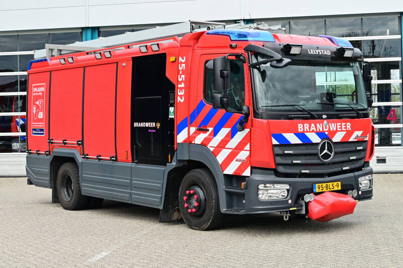 Kenteken: 95-BLS-9 Roepnummer: 25-5132 Type voertuig: TS6 LD3000 HD250 T2000 Merk &amp; Type: Mercedes Benz 1530F38[Atego] Opbouw: DRV-Rosenbauer Bouwjaar: 2019 In dienst: 2019 Uit dienst: