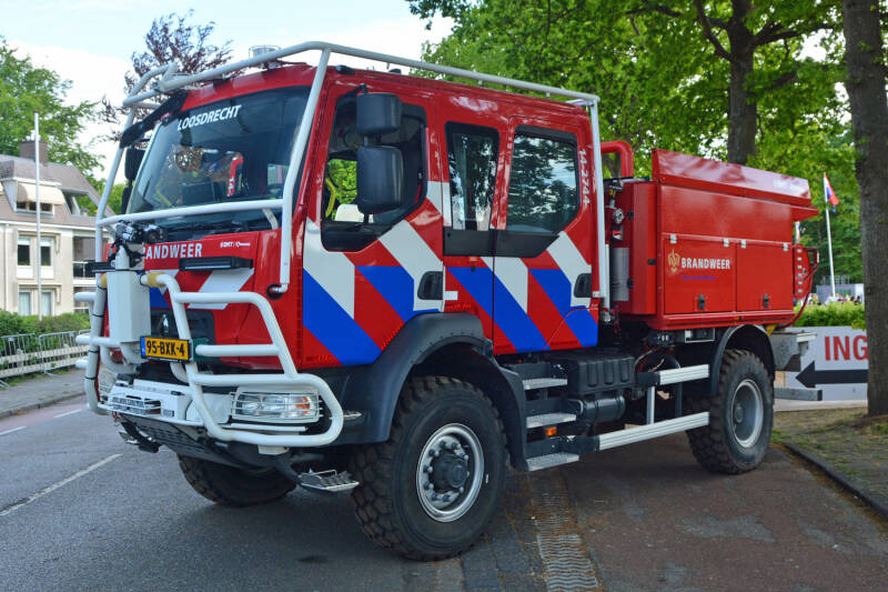 Kenteken: 95-BXK-4 Roepnummer: 14-2744 Type voertuig: NBT5 LD2000 T3500+500 Merk &amp; Type: Renault P14-P(4x4)280 Opbouw: BMT-Desautel-Jöhstadt Bouwjaar: 2024 In dienst: 2024 Uit dienst: