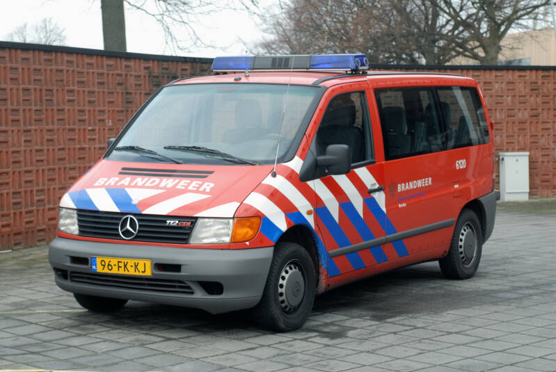 Kenteken: 96-FK-KJ Roepnummer: 6120 Type voertuig: DB-K Merk &amp; Type: Mercedes Benz 112CDi30[Vito] Opbouw: Bouwjaar: 2000 In dienst: 2000 Uit dienst: 2013. Naar Duitsland.