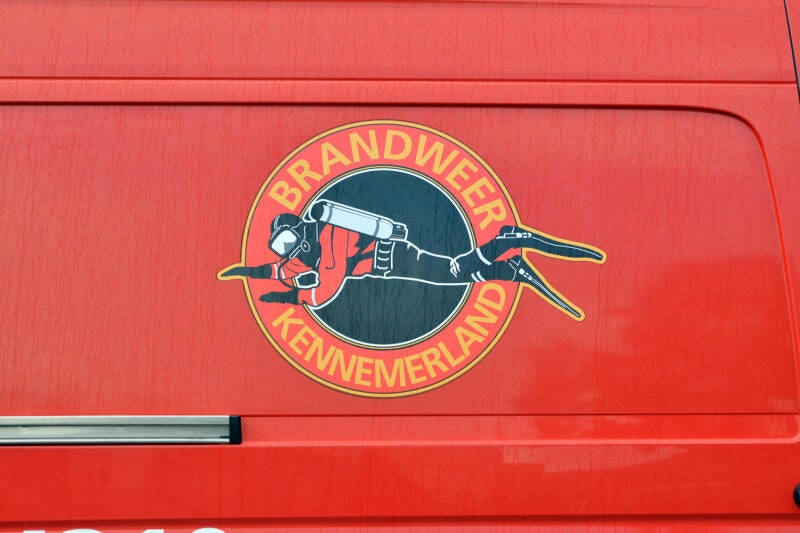 Kenteken: 98-BDR-9 Roepnummer: 12-4310 Type voertuig: WO Merk &amp; Type: Mercedes Benz 519 BleuTEC[Sprinter] Opbouw: Visser Bouwjaar: 2014 In dienst: 2014 Uit dienst: