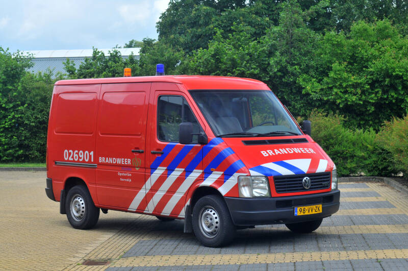 Kenteken: 98-VV-ZK Roepnummer: 02-6901 Type voertuig: PM3 Merk &amp; Type: Volkswagen LT35A 2,5TDi Opbouw: Bouwjaar: 2001 In dienst: 2001 Uit dienst: 2014.  Naar brandweer Heerenveen.