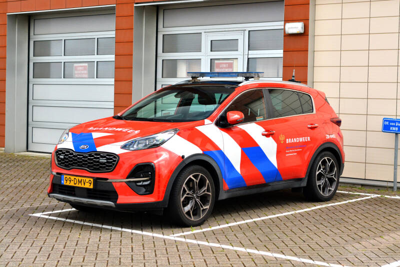 Kenteken: 99-DMV-9 Roepnummer: 28-6492 Type voertuig: DAT-OVD Merk &amp; Type: Kia Sportage Opbouw: Bouwjaar: 2021 In dienst: 2021 Uit dienst: Standplaats: den Helder
