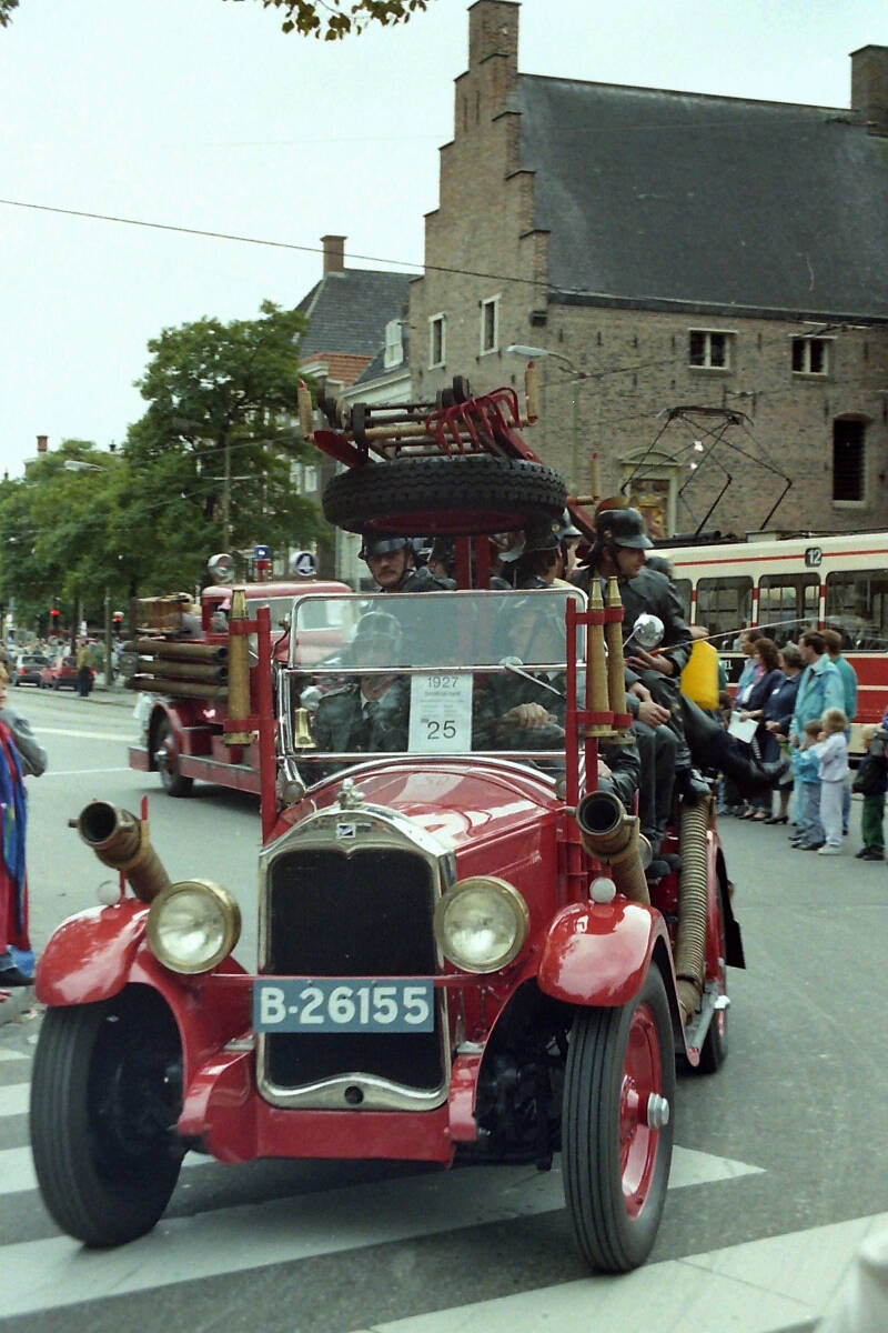 Kenteken: B-26155 > ZZ-21-00 Type voertuig: AS8 D1000 Merk &amp; Type: Buick 28-24 Opbouw: Bikkers Bouwjaar: 1927 In dienst: 1927 Uit dienst: 1957.Opmerkingen: Museumobject bezit in brandweer.  