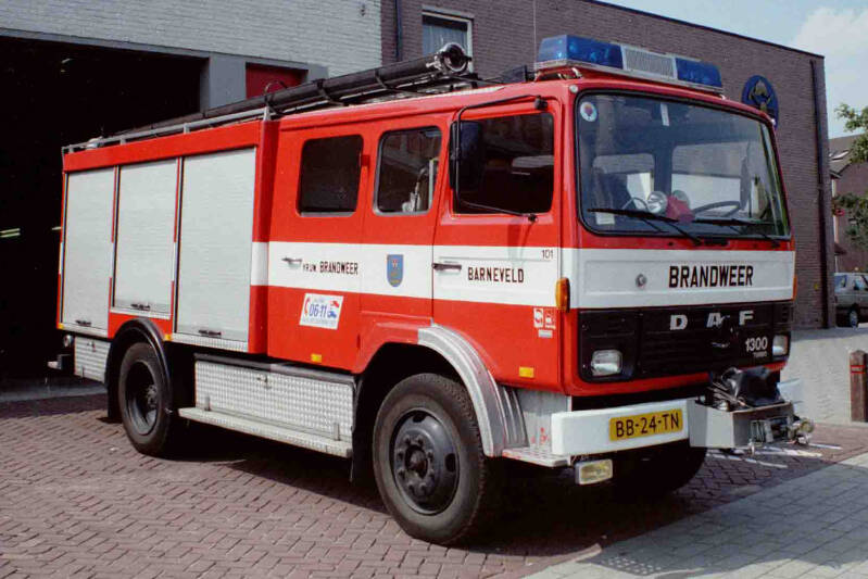 Kenteken: BB-24-TN Roepnummer: 226 > 101 Type voertuig: TS11 LD2800 HD250 T1600 Merk &amp; Type: DAF FF1300DT340 Opbouw: den Hartog-Ziegler Bouwjaar: 1981 In dienst: 1981 Uit dienst: 2000 Geëxporteerd naar: Argentinië (Campo Grande)