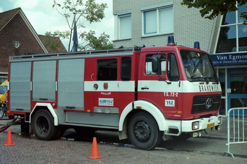 Kenteken: BB-49-ND Roepnummer: 5211 Type voertuig: TS9 LD2800 HD280 T2000/200 Merk &amp; Type: Mercedes Benz 1017F36 Opbouw: Doeschot-Rosenbauer Bouwjaar: 1980 In dienst: 1980 Uit dienst: 1999