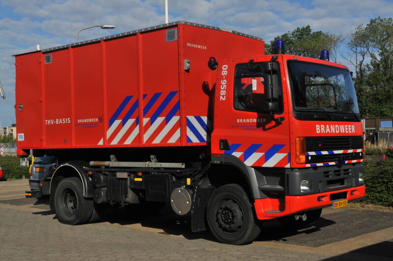 Kenteken: BB-BH-55 Roepnummer: 66-763 > 16-1780 Type voertuig: HA Merk &amp; Type: DAF FAV65.210NC400 Opbouw: Leebur Bouwjaar: 1993 In dienst: 2010 Uit dienst: 2015. Opmerkingen: Overgenomen van regio Gelderland-Zuid. Respectievelijk gestationeerd te Tiel